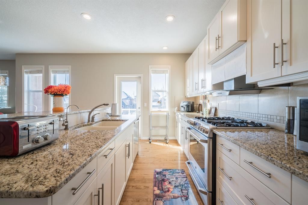 7 Aspen Stone Grove Sw, Calgary, AB