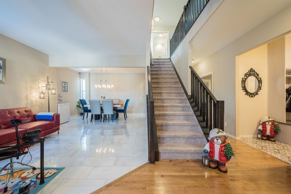 7 Aspen Stone Grove Sw, Calgary, AB