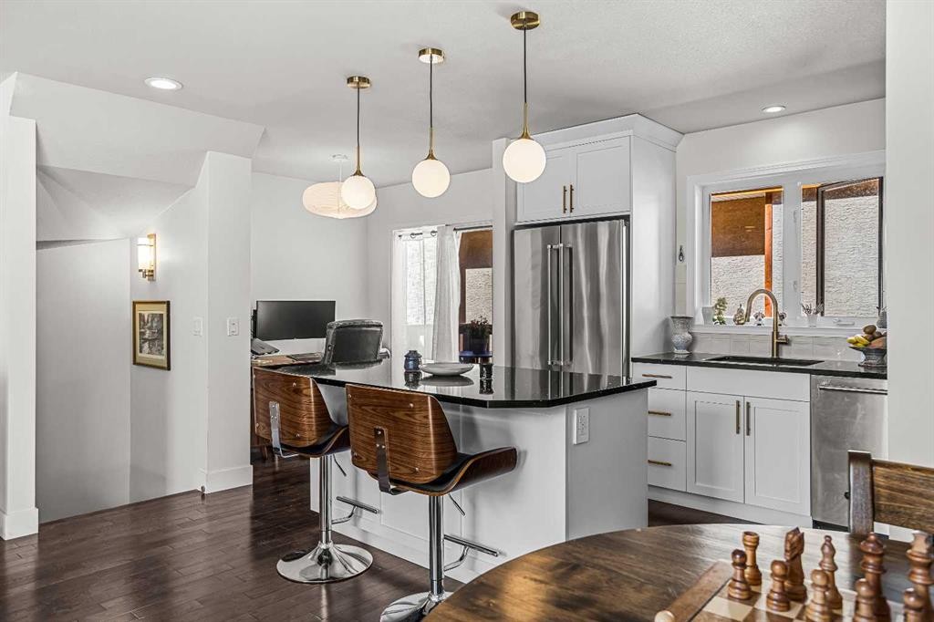 3-601 4, Canmore, AB - Indoor