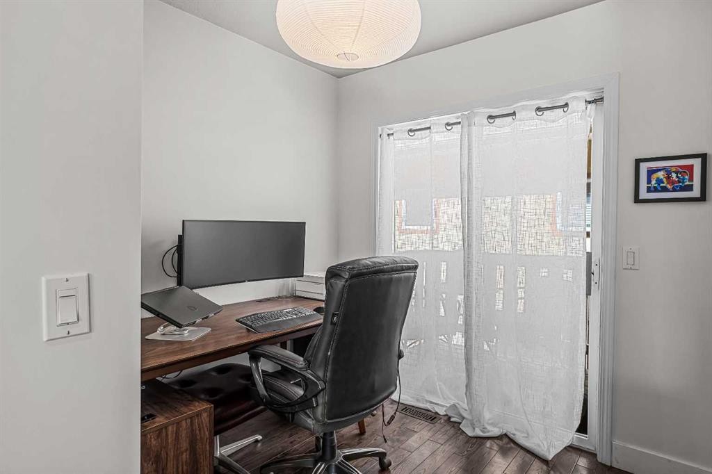 3-601 4, Canmore, AB - Indoor Photo Showing Office