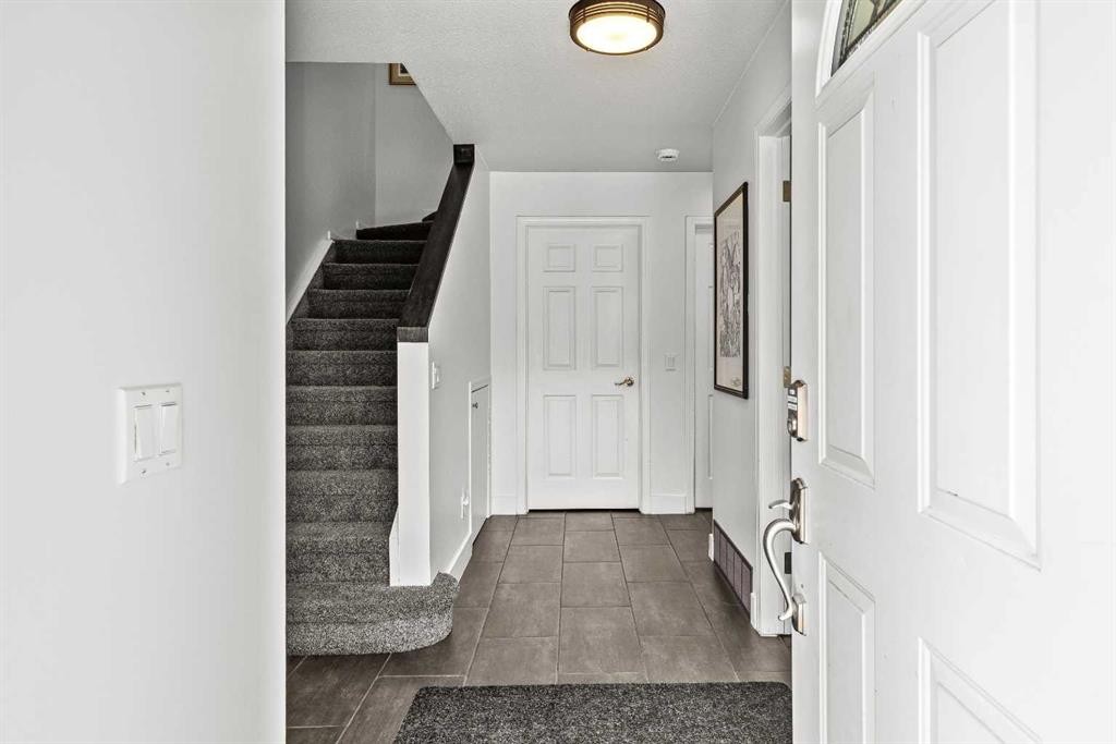 3-601 4, Canmore, AB - Indoor Photo Showing Other Room