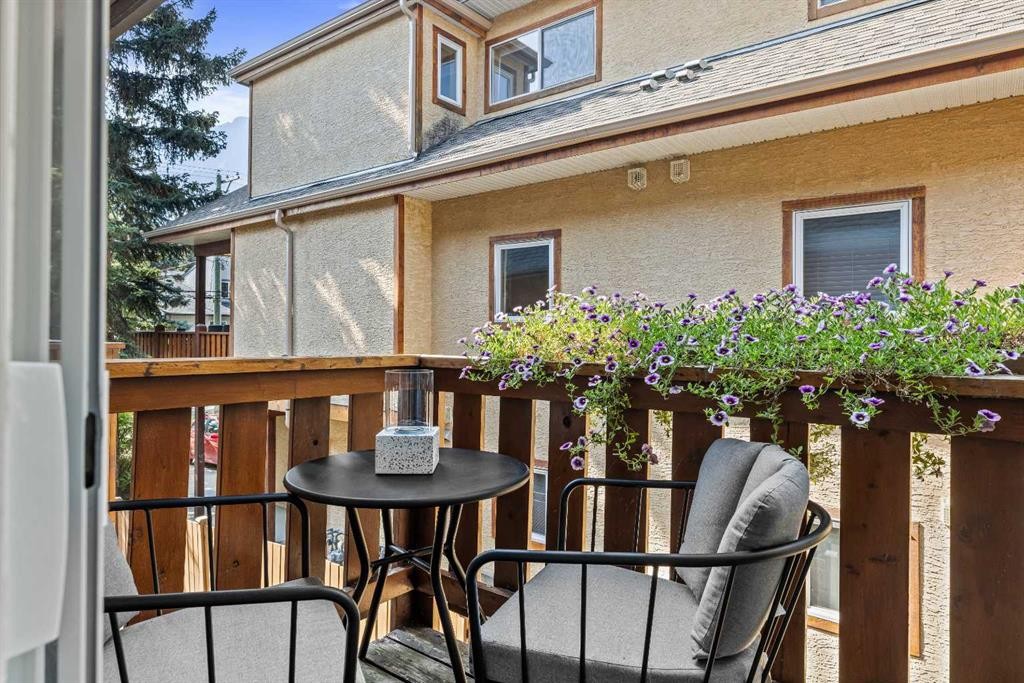 3-601 4, Canmore, AB - Outdoor With Exterior