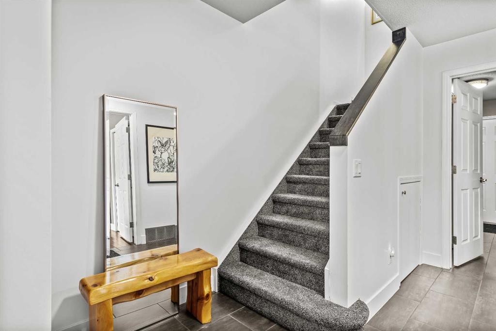 3-601 4, Canmore, AB - Indoor Photo Showing Other Room
