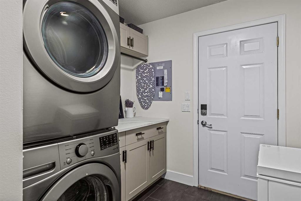 3-601 4, Canmore, AB - Indoor Photo Showing Laundry Room