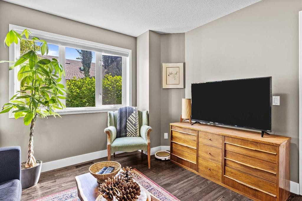 3-601 4, Canmore, AB - Indoor