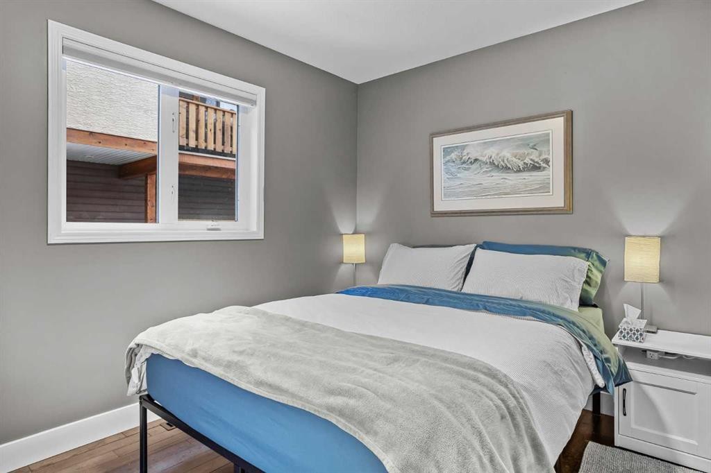 3-601 4, Canmore, AB - Indoor Photo Showing Bedroom