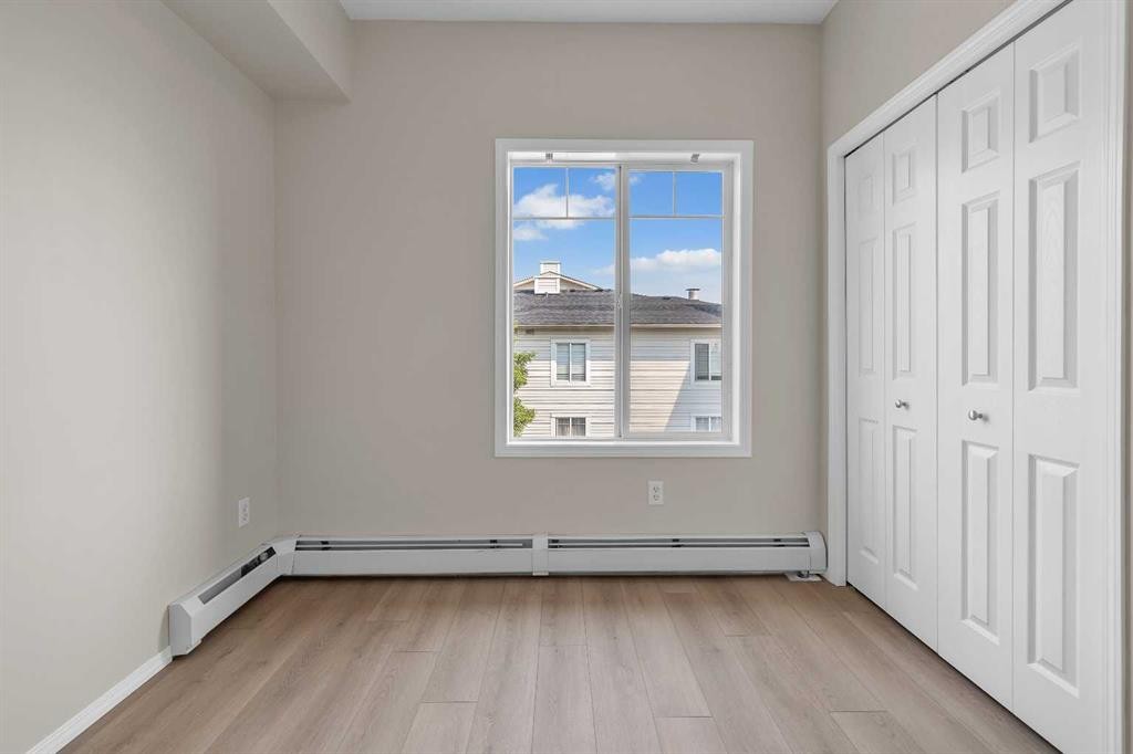 6307-70 Panamount Drive Nw, Calgary, AB - Indoor Photo Showing Other Room