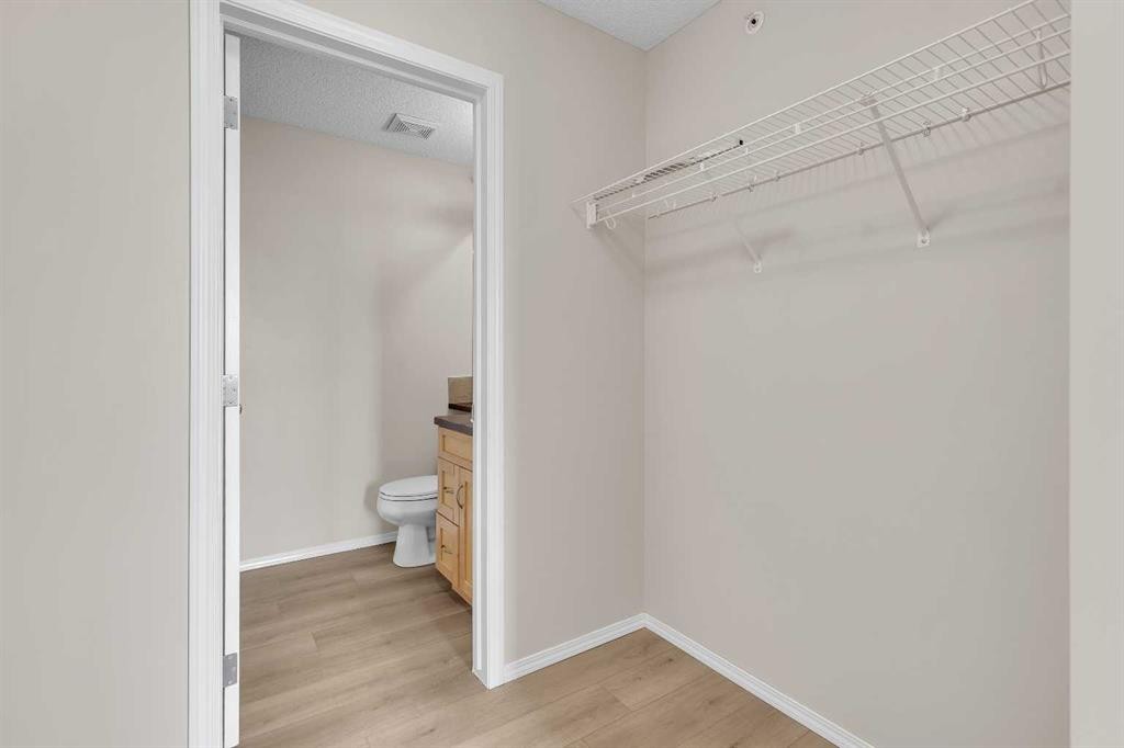 6307-70 Panamount Drive Nw, Calgary, AB - Indoor