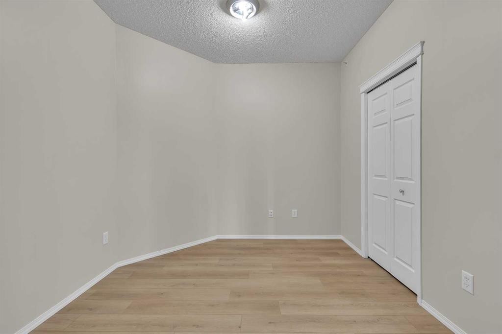 6307-70 Panamount Drive Nw, Calgary, AB - Indoor Photo Showing Other Room