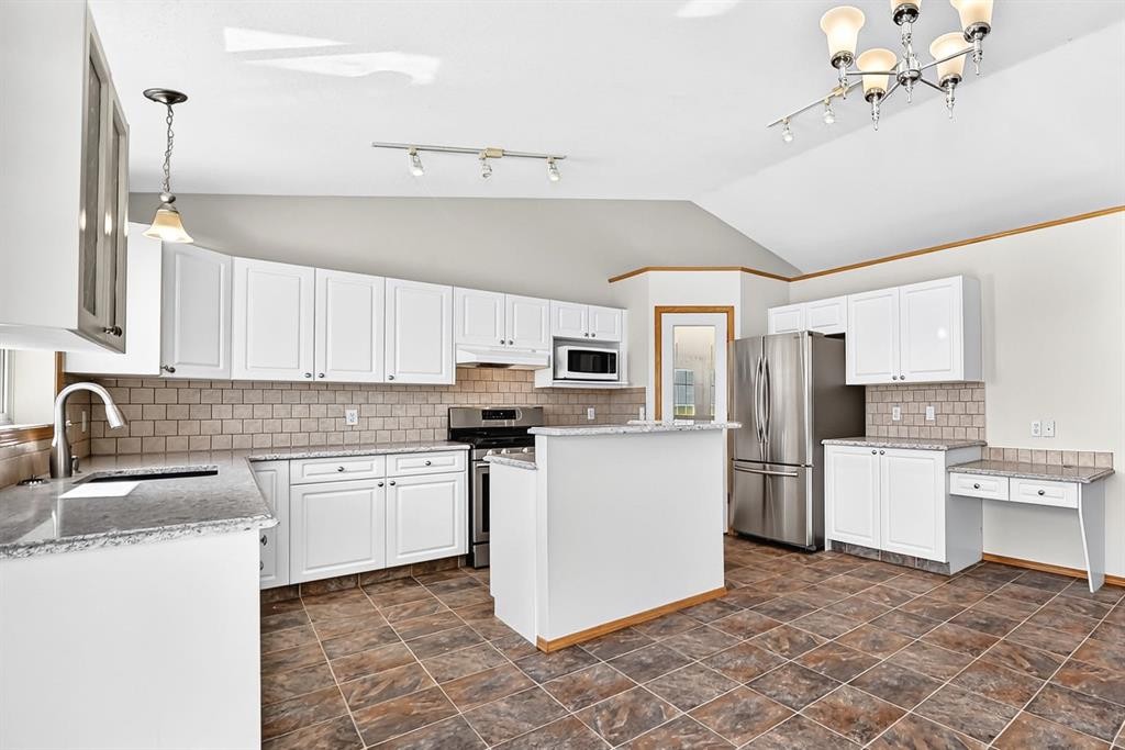 417 9 Street, Beiseker, AB