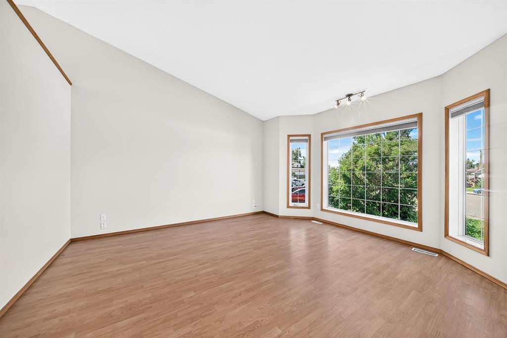 417 9 Street, Beiseker, AB