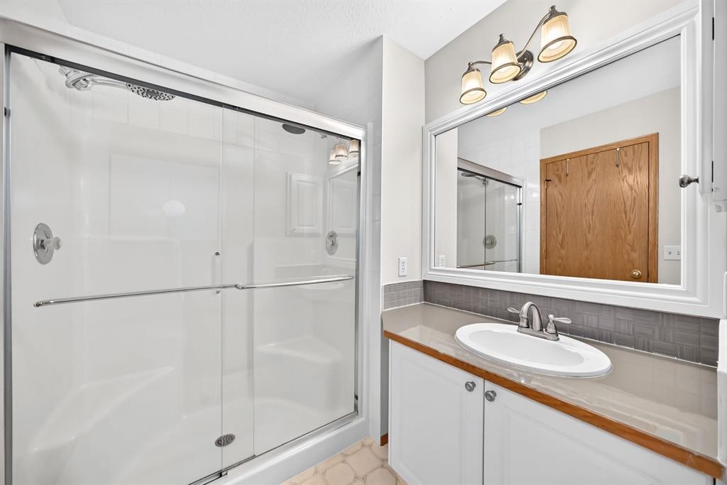 417 9 Street, Beiseker, AB