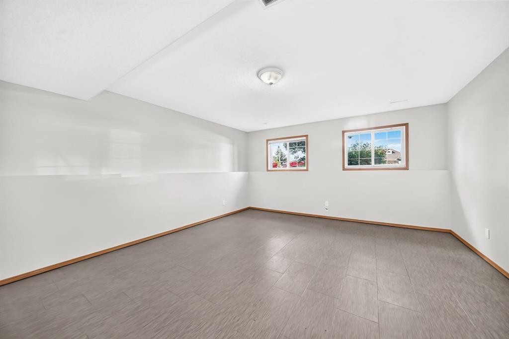 417 9 Street, Beiseker, AB