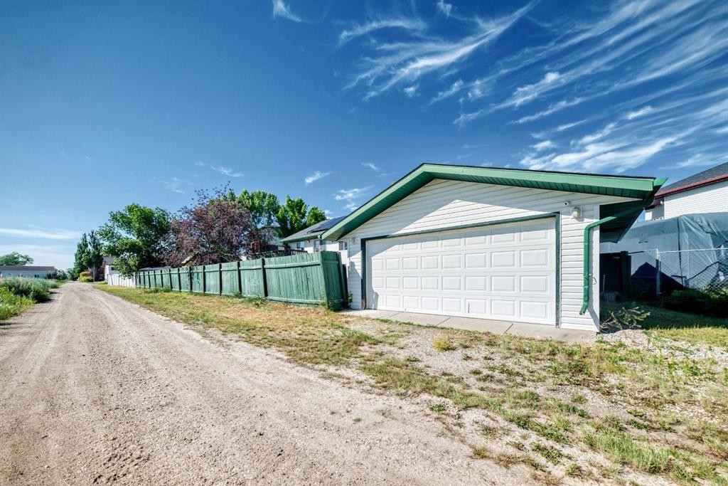 417 9 Street, Beiseker, AB
