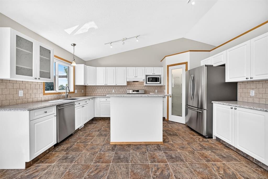 417 9 Street, Beiseker, AB