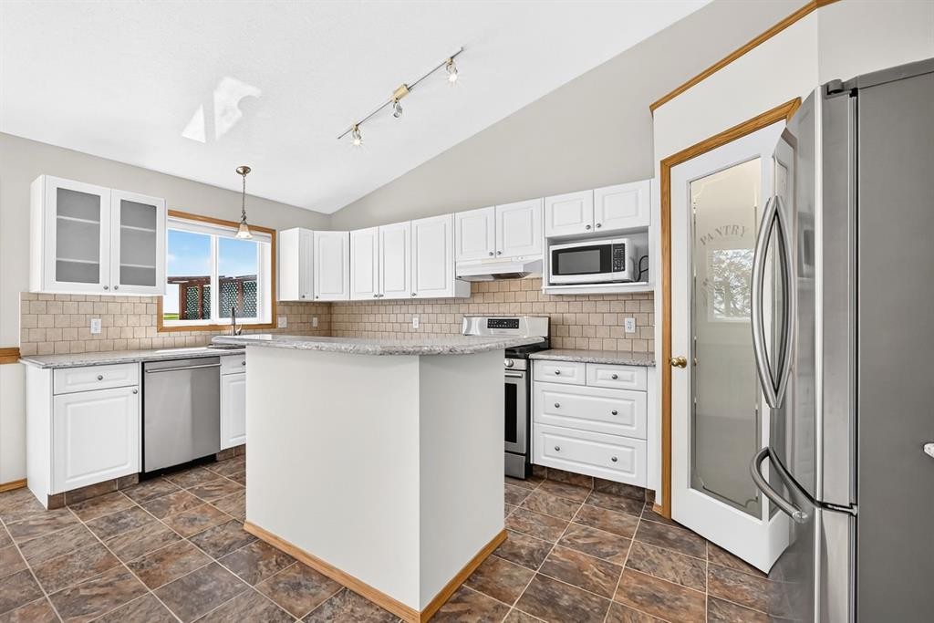 417 9 Street, Beiseker, AB