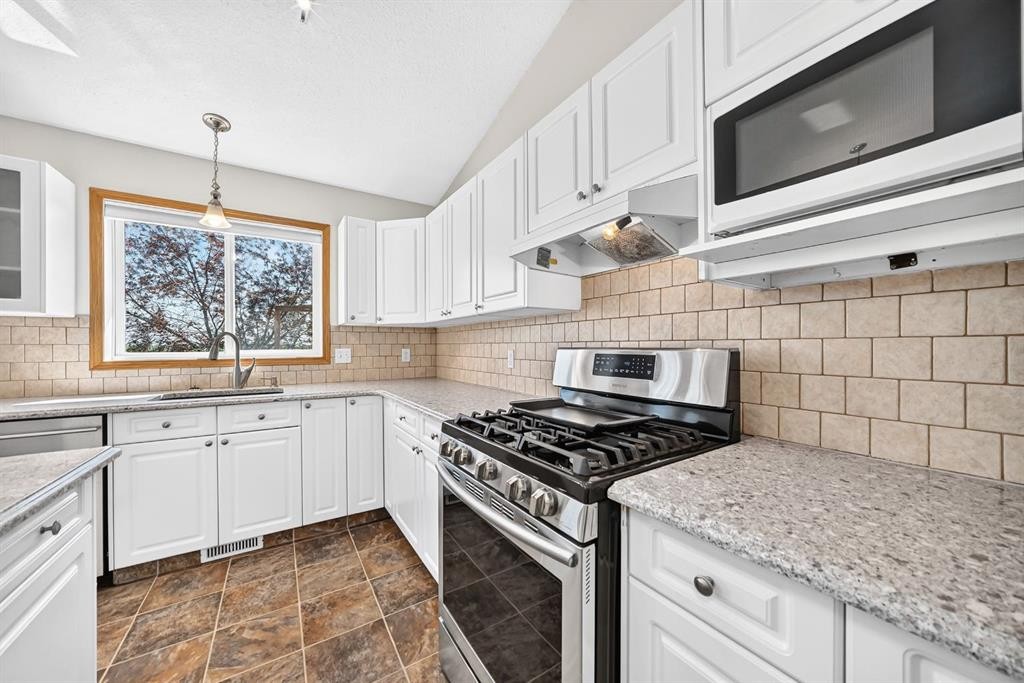 417 9 Street, Beiseker, AB
