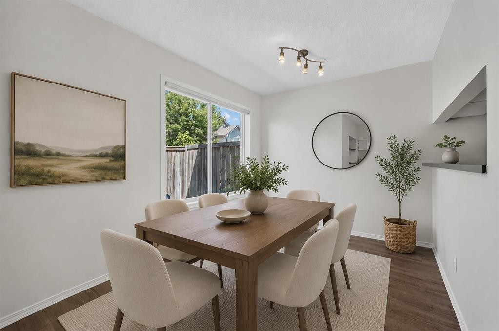 39 Citadel Point Nw, Calgary, AB - Indoor Photo Showing Dining Room