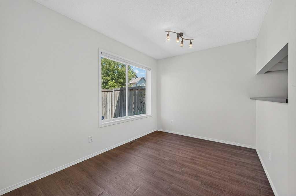 39 Citadel Point Nw, Calgary, AB - Indoor Photo Showing Other Room