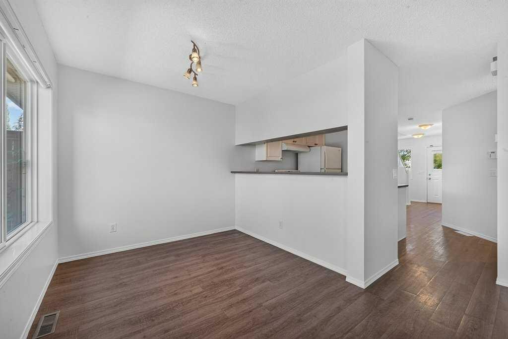 39 Citadel Point Nw, Calgary, AB - Indoor Photo Showing Other Room