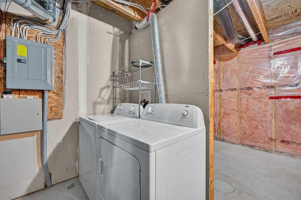 39 Citadel Point Nw, Calgary, AB - Indoor Photo Showing Laundry Room