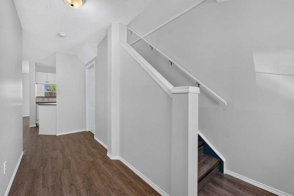 39 Citadel Point Nw, Calgary, AB - Indoor