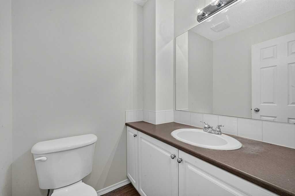 39 Citadel Point Nw, Calgary, AB - Indoor Photo Showing Bathroom