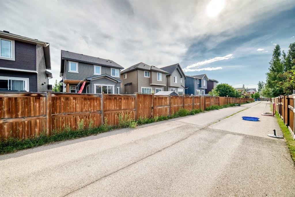 16 Sunrise Crescent, Cochrane, AB - Outdoor
