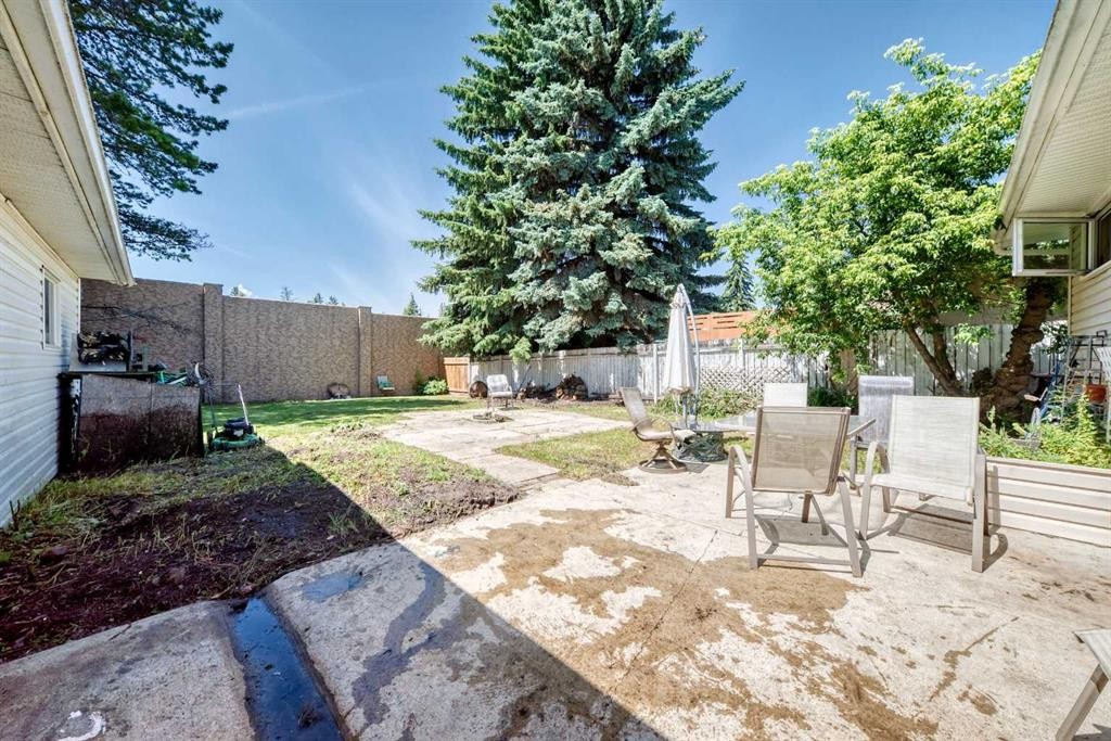 23 Spruce Crescent, St. Albert, AB