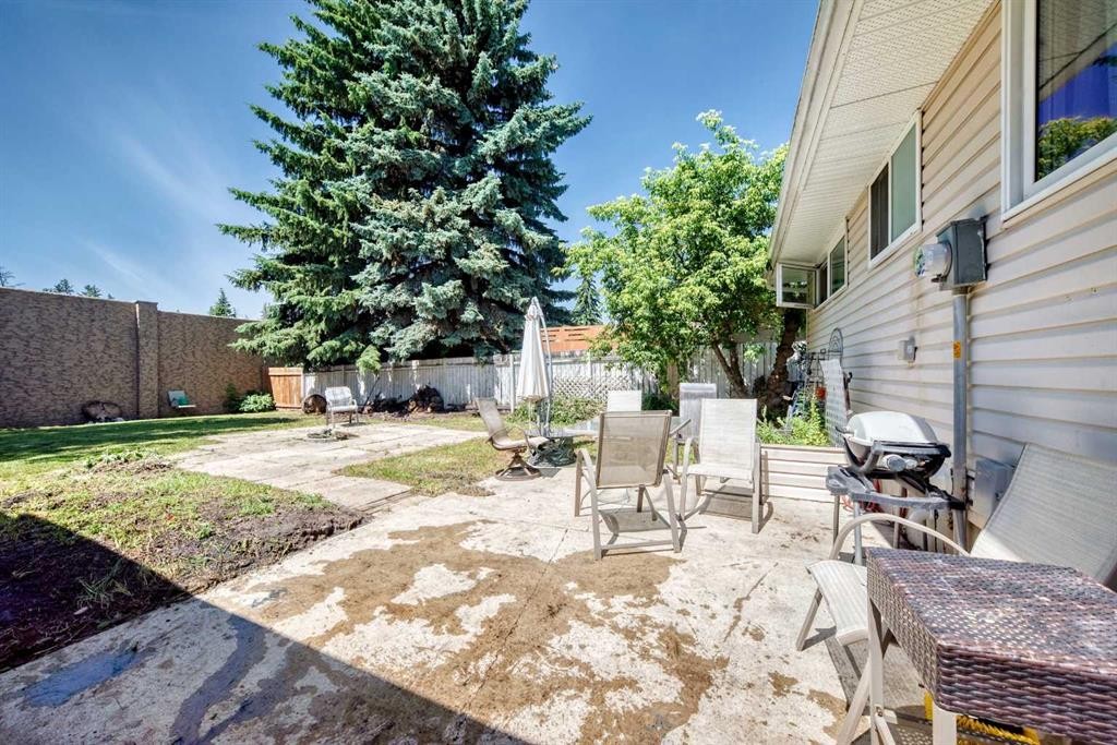 23 Spruce Crescent, St. Albert, AB