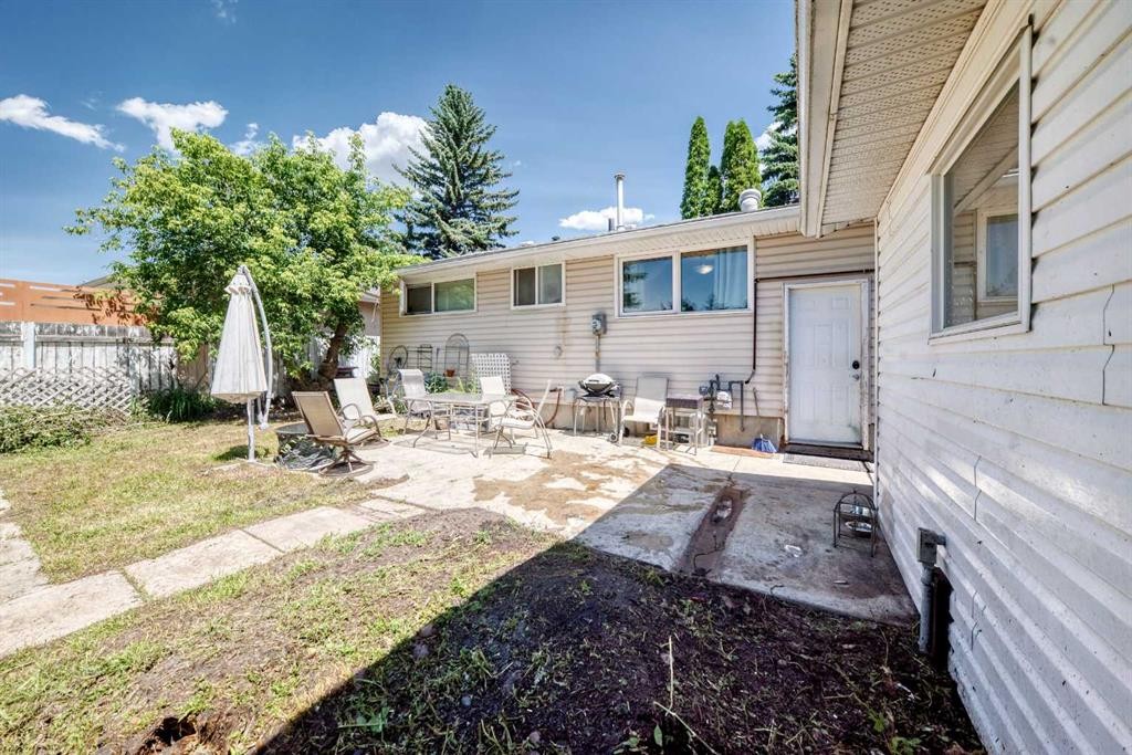 23 Spruce Crescent, St. Albert, AB