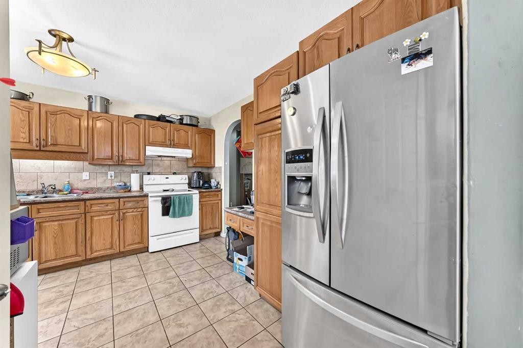 23 Spruce Crescent, St. Albert, AB