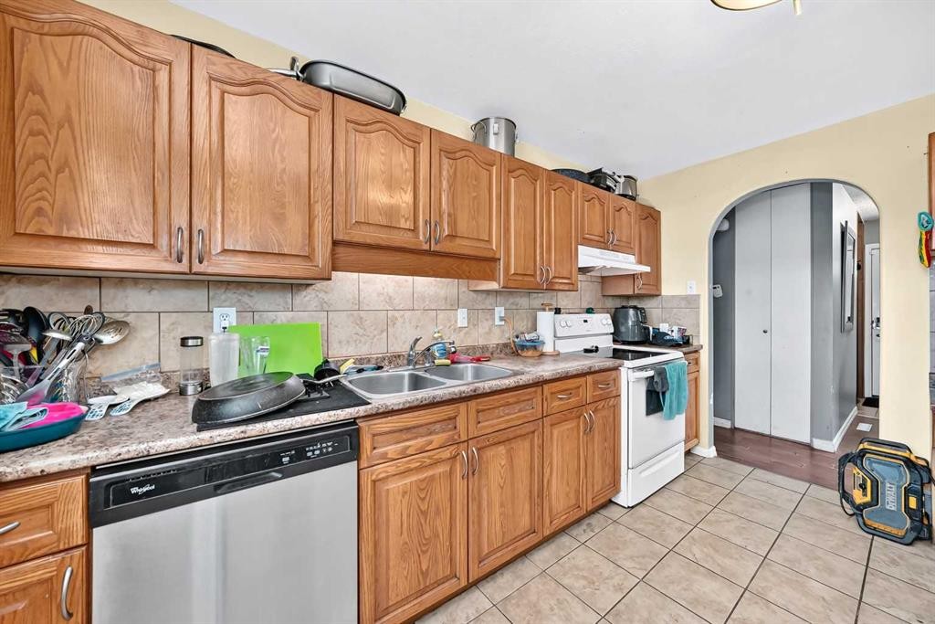 23 Spruce Crescent, St. Albert, AB
