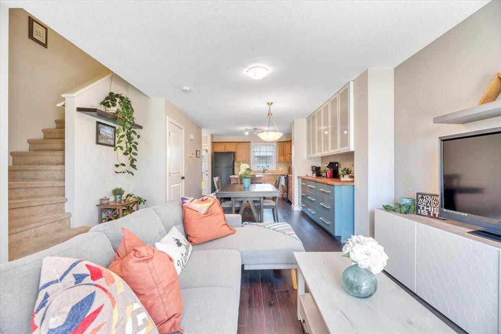 2520 Eversyde Avenue Sw, Calgary, AB - Indoor Photo Showing Living Room