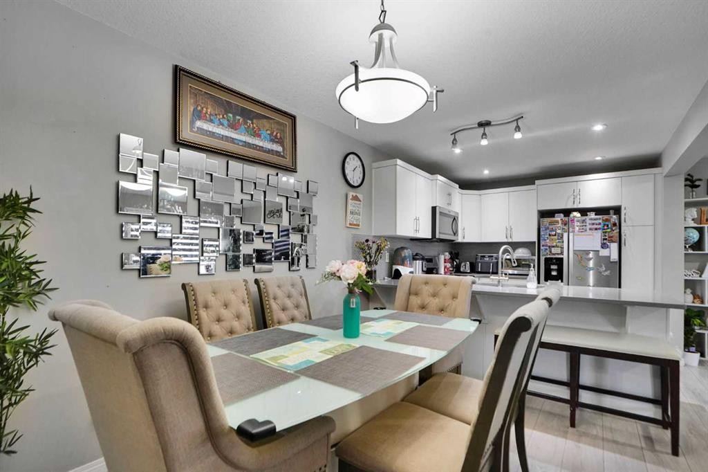 10505 Cityscape Drive, Calgary, AB - Indoor Photo Showing Dining Room