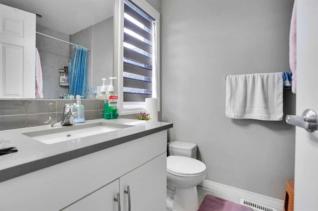 10505 Cityscape Drive, Calgary, AB - Indoor Photo Showing Bathroom