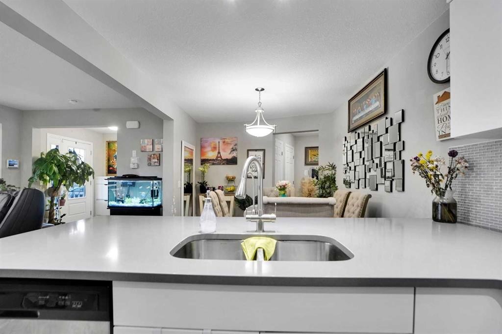 10505 Cityscape Drive, Calgary, AB - Indoor Photo Showing Kitchen With Double Sink