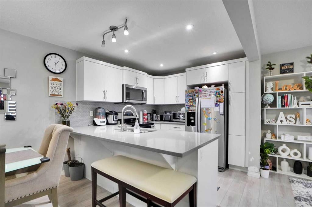 10505 Cityscape Drive, Calgary, AB - Indoor Photo Showing Kitchen