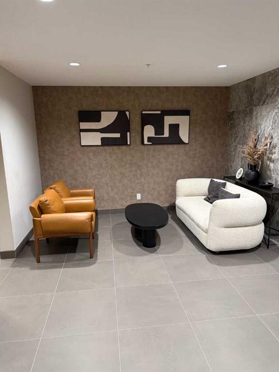 308-660 Shawnee Square Sw, Calgary, AB