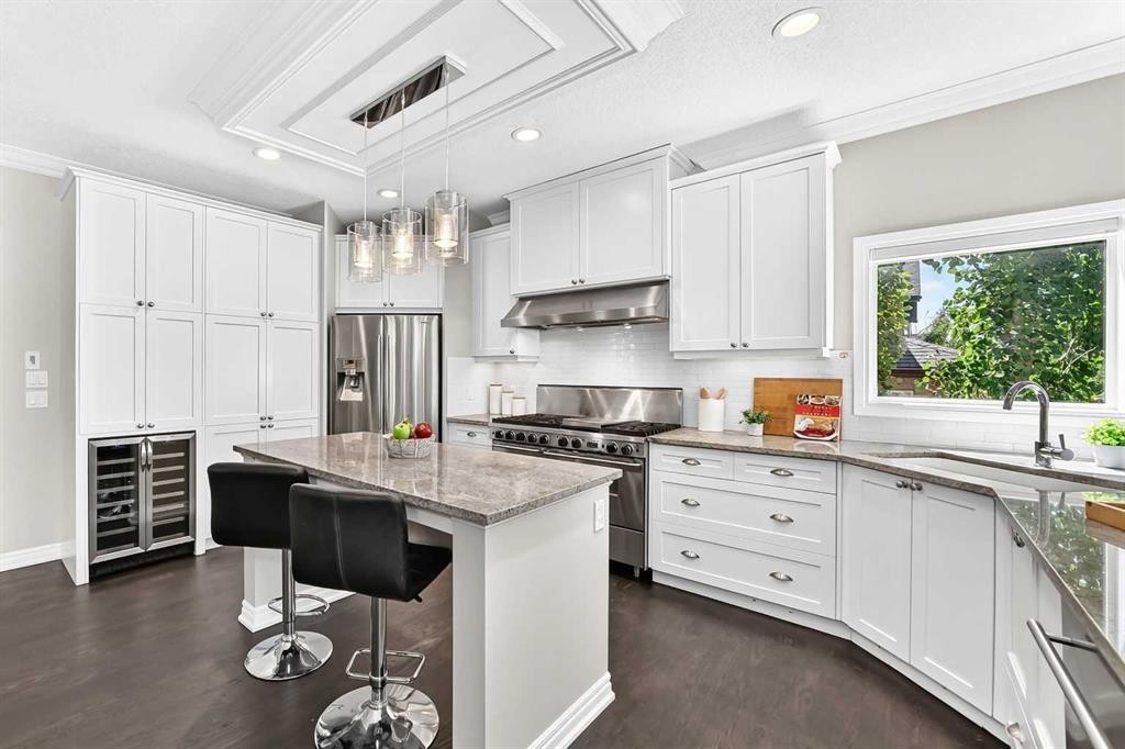 173 Aspenshire Drive Sw, Calgary, AB - Indoor Photo Showing Kitchen With Upgraded Kitchen