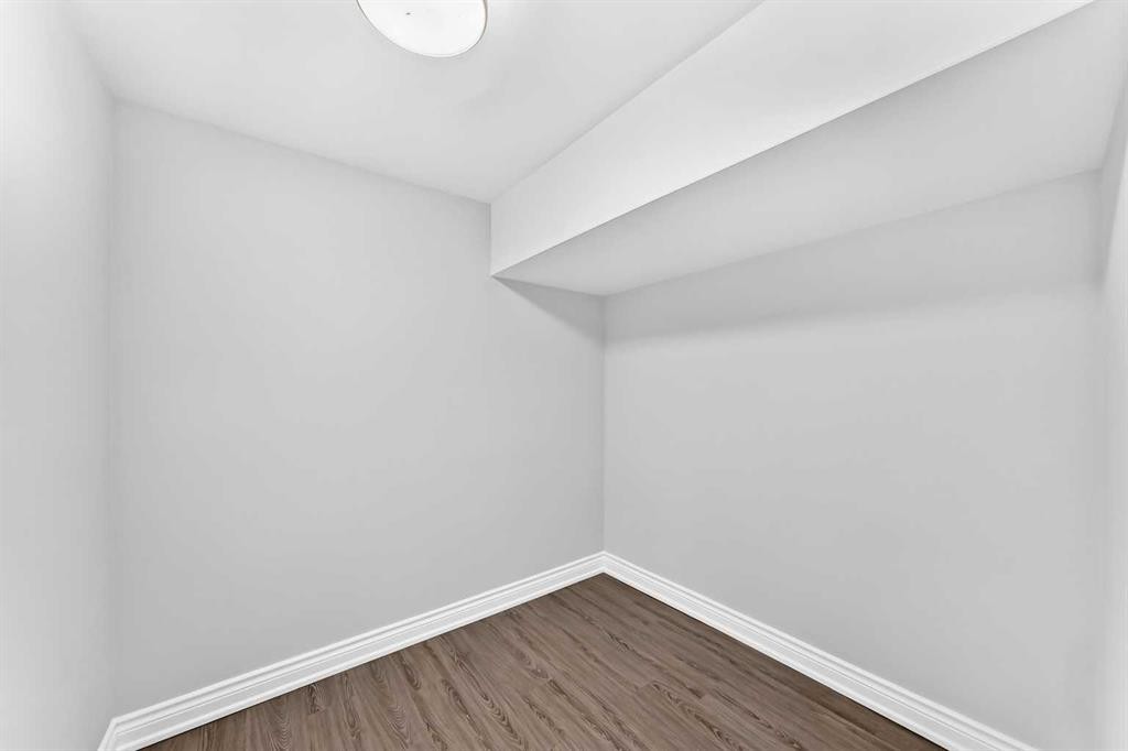 173 Aspenshire Drive Sw, Calgary, AB - Indoor Photo Showing Other Room