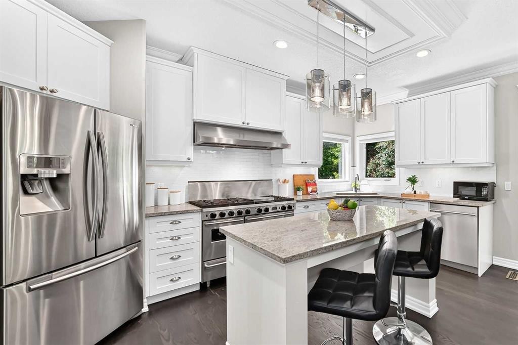 173 Aspenshire Drive Sw, Calgary, AB - Indoor Photo Showing Kitchen With Upgraded Kitchen