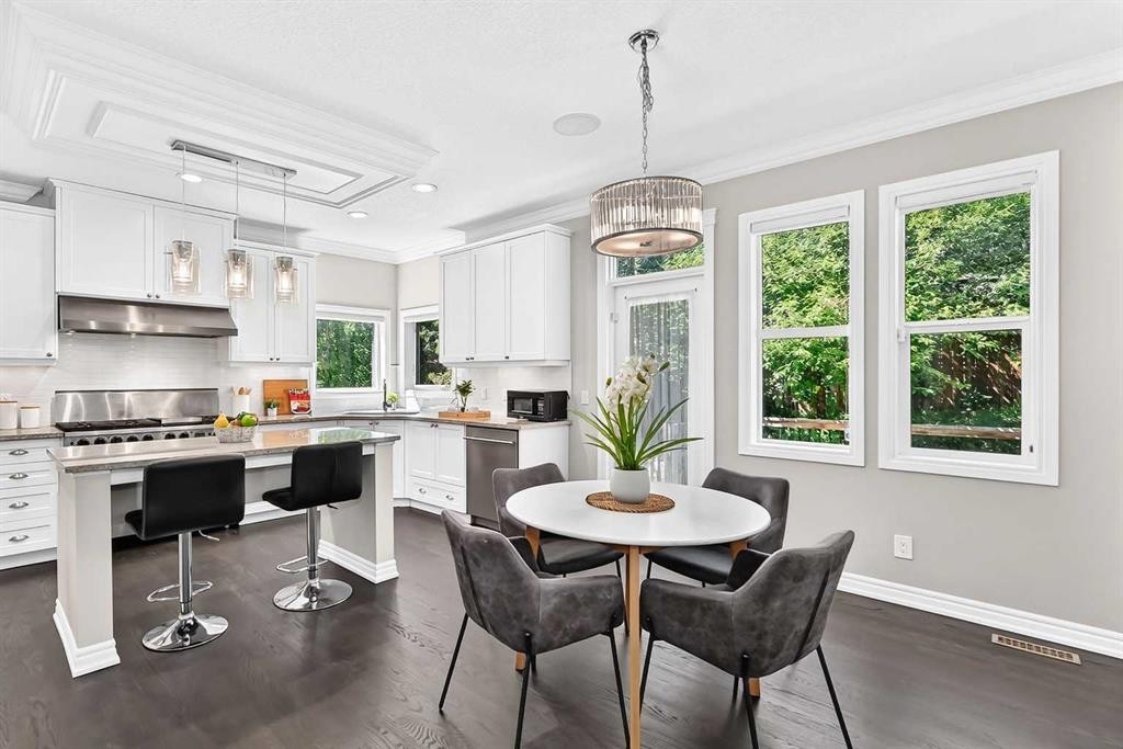 173 Aspenshire Drive Sw, Calgary, AB - Indoor Photo Showing Dining Room