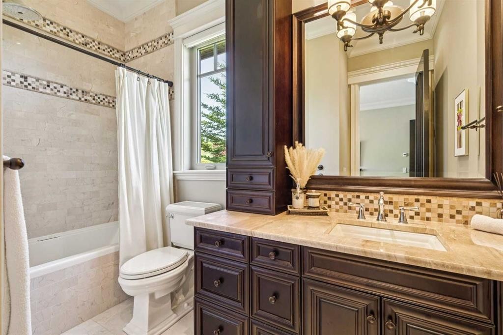 39 Red Willow Crescent West, Rural Foothills County, AB - Indoor Photo Showing Bathroom