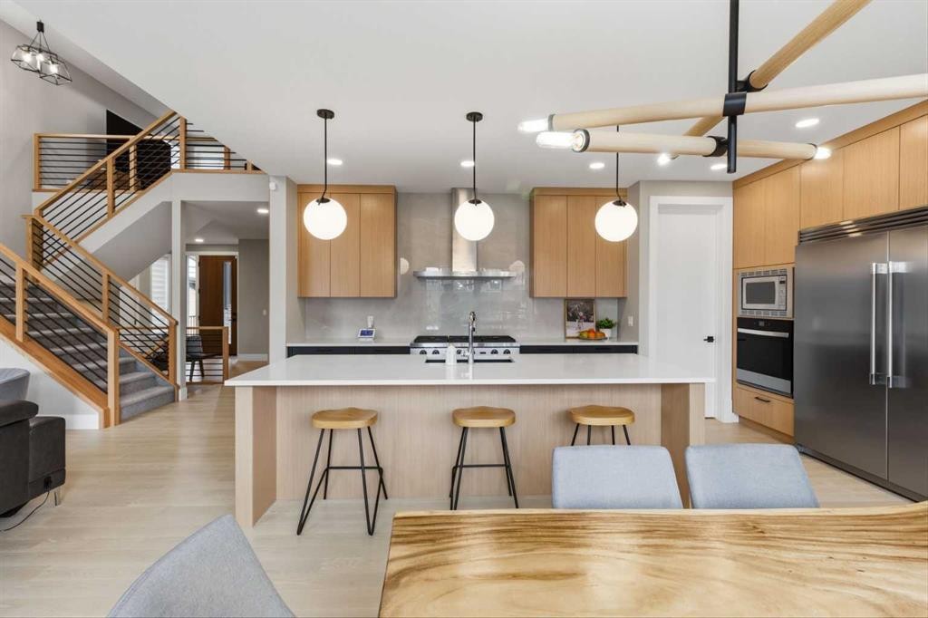 269 Aspen Summit Heights Sw, Calgary, AB - Indoor Photo Showing Kitchen With Upgraded Kitchen