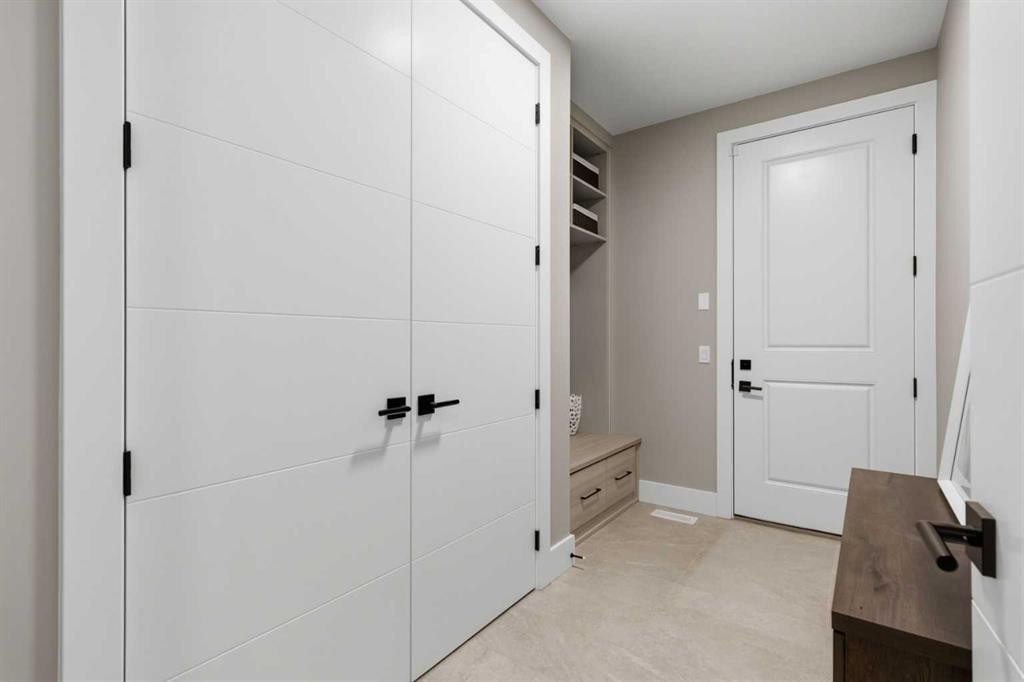 269 Aspen Summit Heights Sw, Calgary, AB - Indoor Photo Showing Other Room