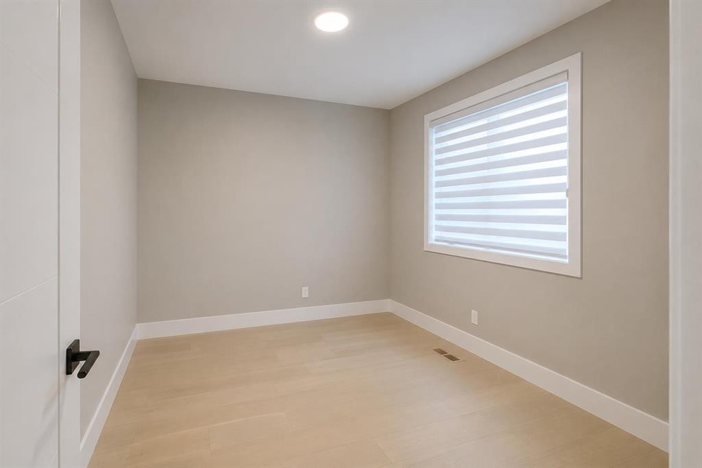 269 Aspen Summit Heights Sw, Calgary, AB - Indoor Photo Showing Other Room