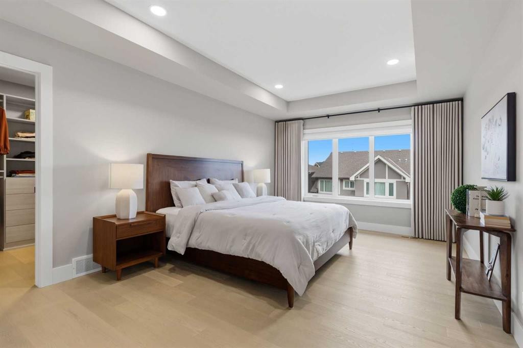 269 Aspen Summit Heights Sw, Calgary, AB - Indoor Photo Showing Bedroom