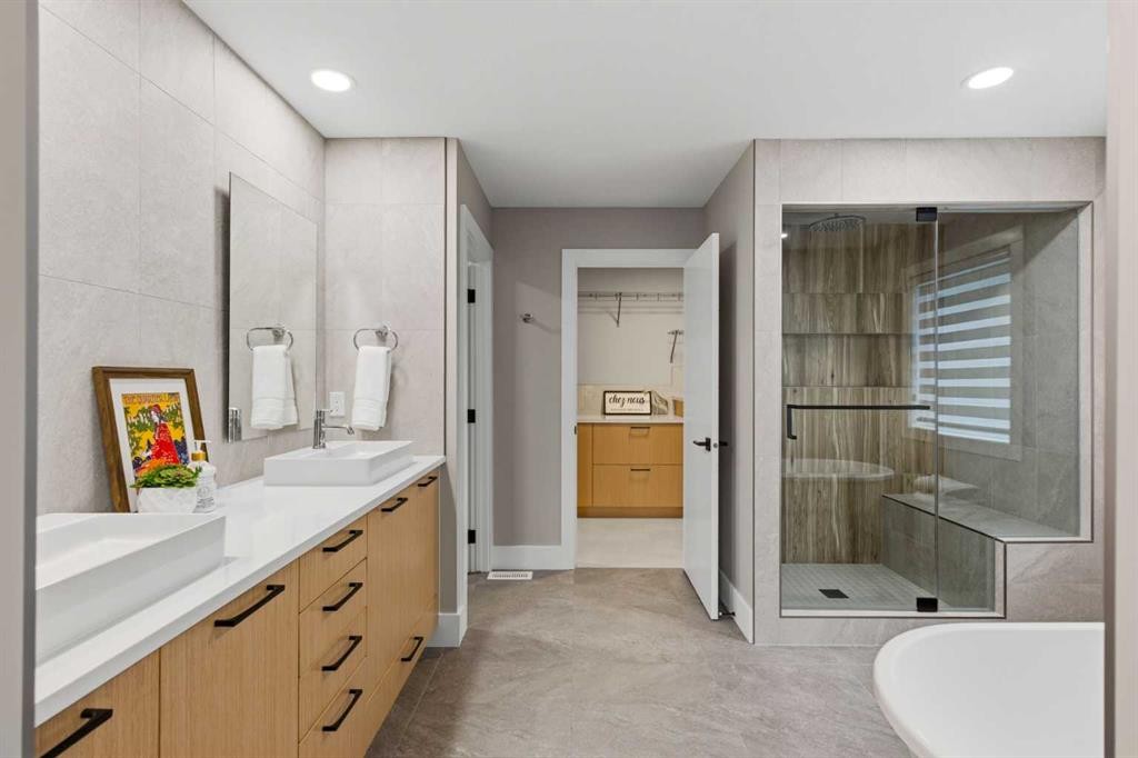 269 Aspen Summit Heights Sw, Calgary, AB - Indoor Photo Showing Bathroom