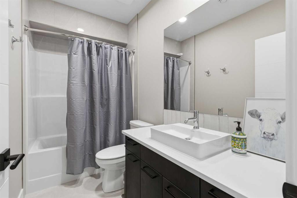 269 Aspen Summit Heights Sw, Calgary, AB - Indoor Photo Showing Bathroom